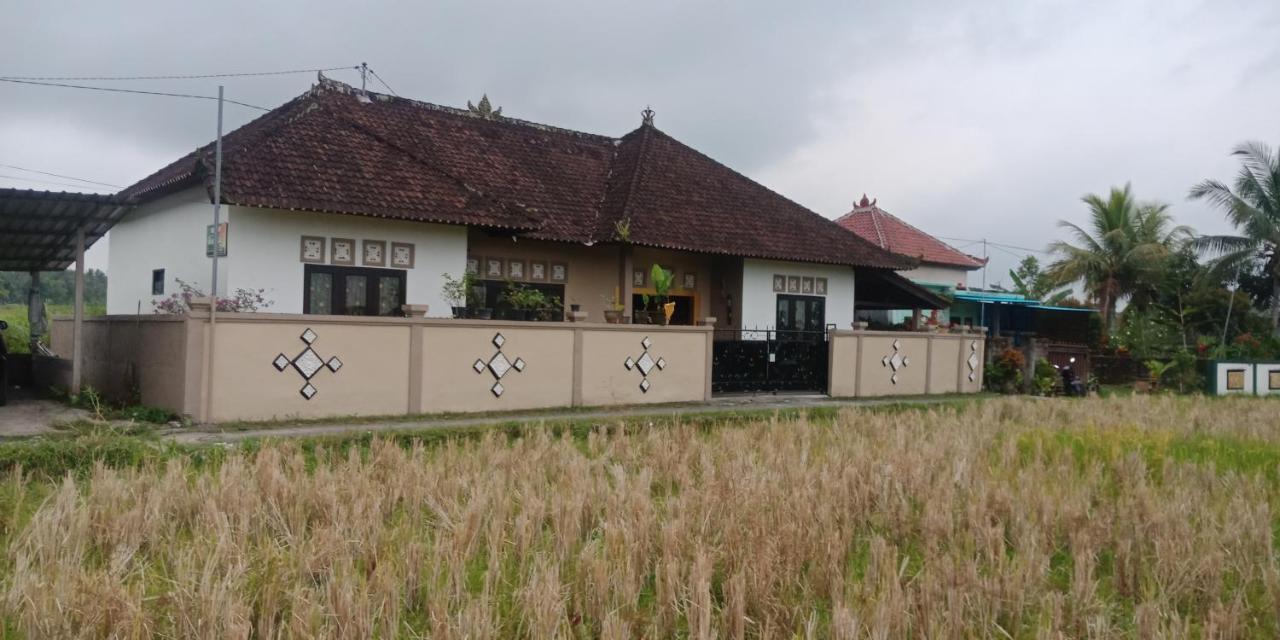 Ibu Ana Homestay Tabanan  Exterior photo